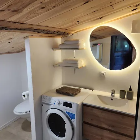 Lumineux, Vue Imprenable Sur Le Village Et Les Collines 曼讷